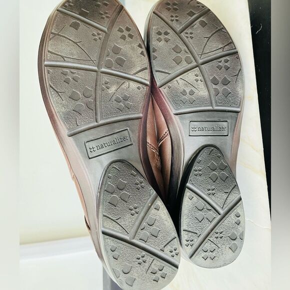 Naturalizer Dark brown leather Cassandra Booties size 8. - Picture 7 of 7